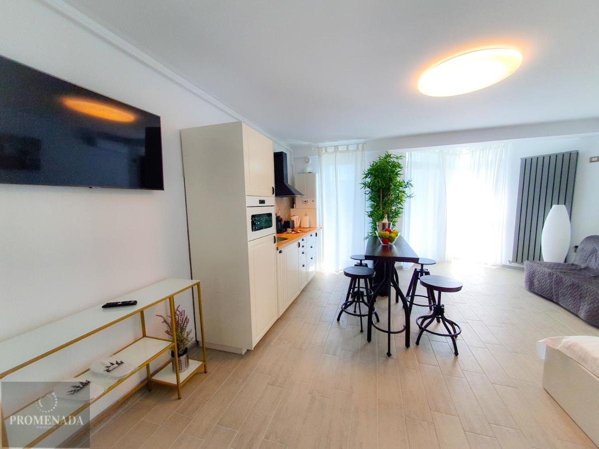 Coral Aparthotel Pool & Spa Mamaia Nord Năvodari Exterior foto